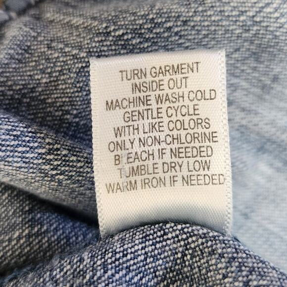 C J Banks Denim Mid Rise Denim Capri Pants with 2 Pockets Women's Size 4 - Picture 9 of 10